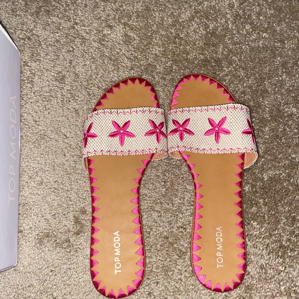 New Fashion Nova  Women's Pink Slide Sandals